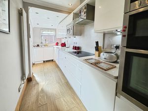 Kitchen- click for photo gallery
